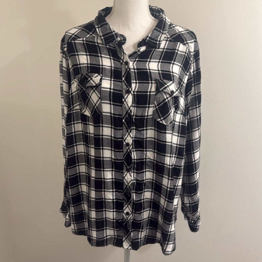 Torrid Black and White Plaid Checkered Top Women’s Plus Size 3